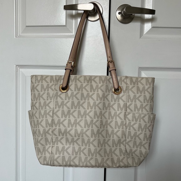 Michael Kors Large Leather Logo Shoulder Bag - Picture 2 of 16